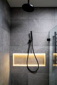 Bathtubs & Showers
